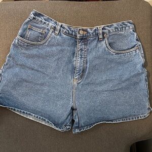 GENERRA Vintage Women's Blue Jean Shorts